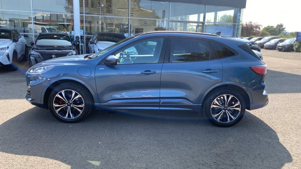 Ford Kuga 2.5 PHEV ST-Line X Edition 5dr CVT Estate - Image 37