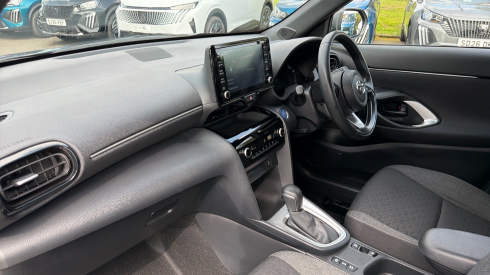 Toyota Yaris Cross 1.5 Hybrid Design 5dr CVT Hybrid Estate - Image 9
