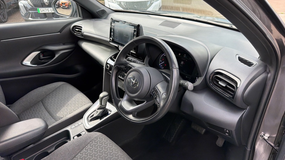 Toyota Yaris Cross 1.5 Hybrid Design 5dr CVT Hybrid Estate - Image 11