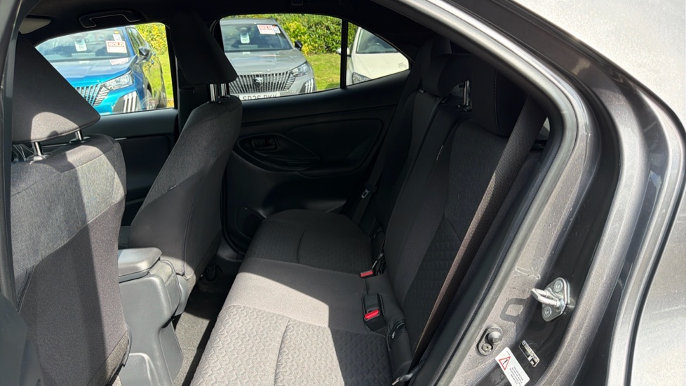 Toyota Yaris Cross 1.5 Hybrid Design 5dr CVT Hybrid Estate - Image 16