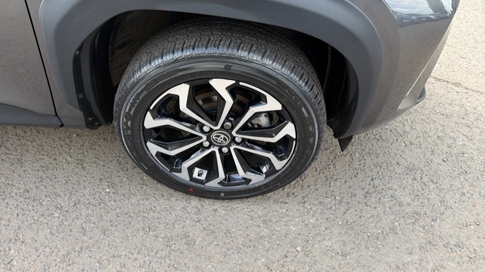 Toyota Yaris Cross 1.5 Hybrid Design 5dr CVT Hybrid Estate - Image 22