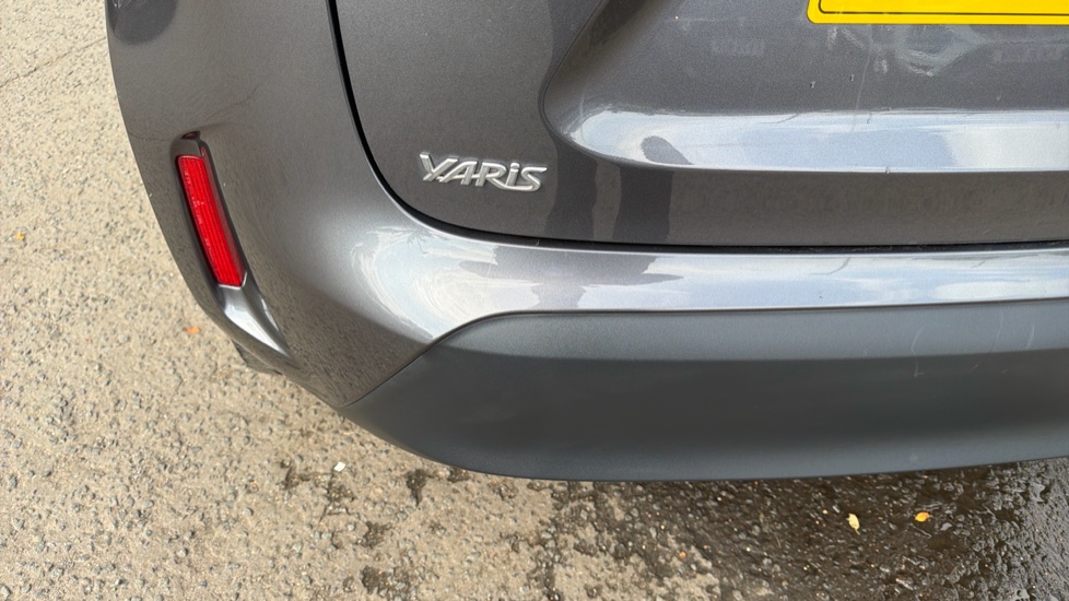 Toyota Yaris Cross 1.5 Hybrid Design 5dr CVT Hybrid Estate - Image 27