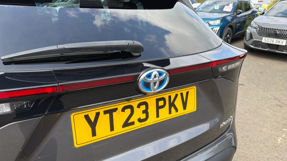 Toyota Yaris Cross 1.5 Hybrid Design 5dr CVT Hybrid Estate - Image 28