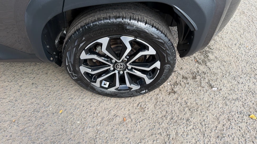 Toyota Yaris Cross 1.5 Hybrid Design 5dr CVT Hybrid Estate - Image 30