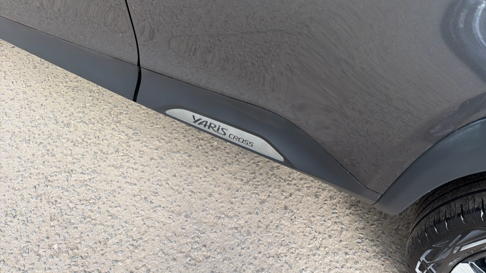 Toyota Yaris Cross 1.5 Hybrid Design 5dr CVT Hybrid Estate - Image 31
