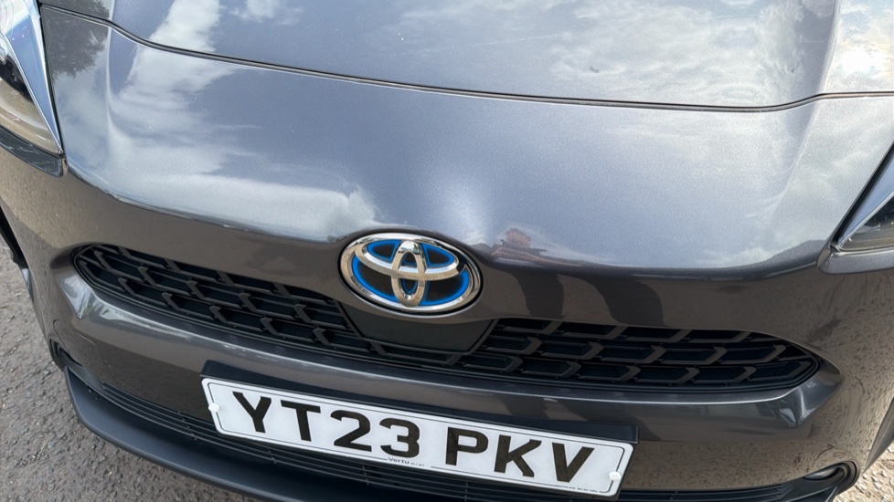 Toyota Yaris Cross 1.5 Hybrid Design 5dr CVT Hybrid Estate - Image 33