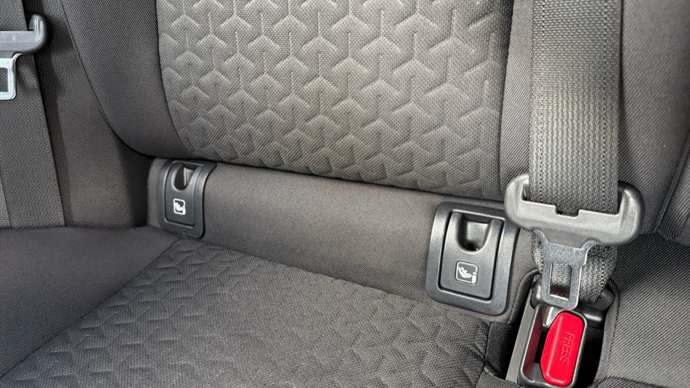 Toyota Yaris Cross 1.5 Hybrid Design 5dr CVT Hybrid Estate - Image 45