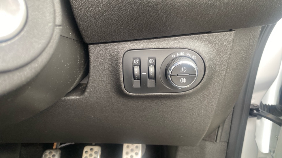 Vauxhall Corsa 1.4 [75] ecoFLEX SRi 5dr Petrol Hatchback - Image 22