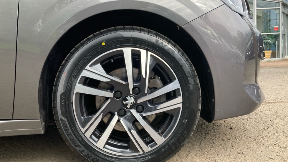 Peugeot 208 1.2 PureTech 100 Active Premium + 5dr Petrol Hatchback - Image 7