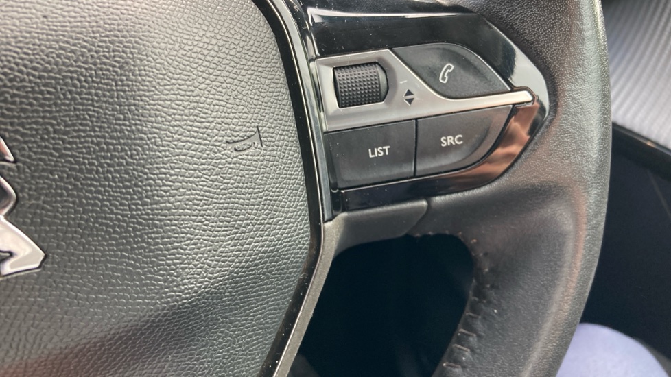 Peugeot 208 1.2 PureTech 100 Active Premium + 5dr Petrol Hatchback - Image 24