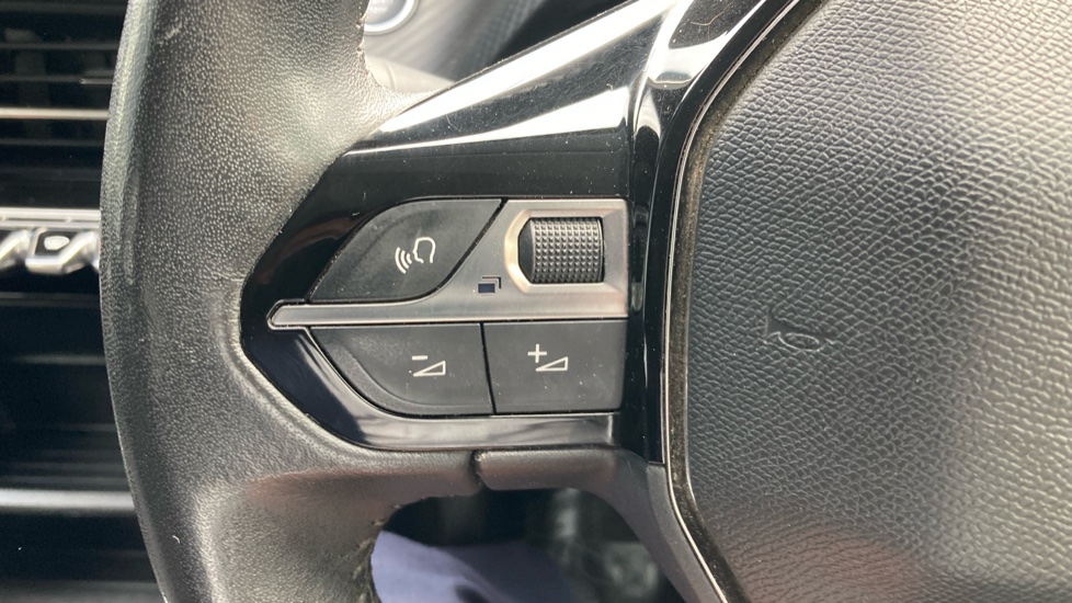 Peugeot 208 1.2 PureTech 100 Active Premium + 5dr Petrol Hatchback - Image 26
