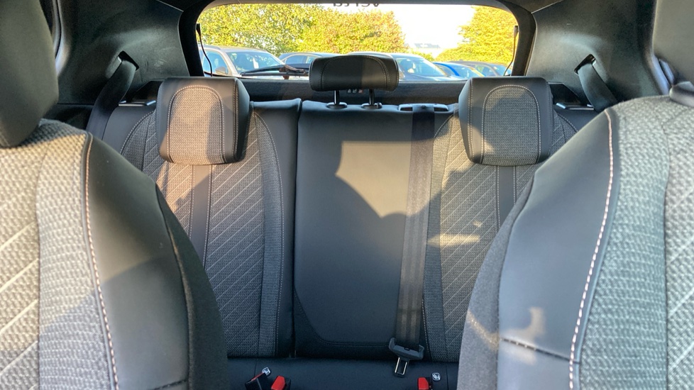 Peugeot 2008 100kW Allure 50kWh 5dr Auto Electric Estate - Image 15