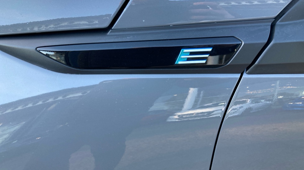 Peugeot 2008 100kW Allure 50kWh 5dr Auto Electric Estate - Image 26