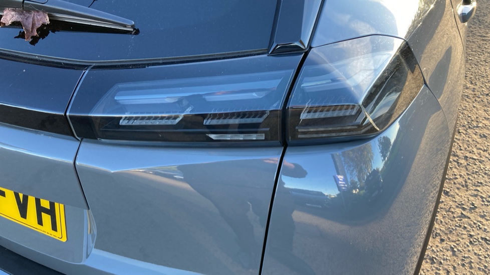 Peugeot 2008 100kW Allure 50kWh 5dr Auto Electric Estate - Image 34