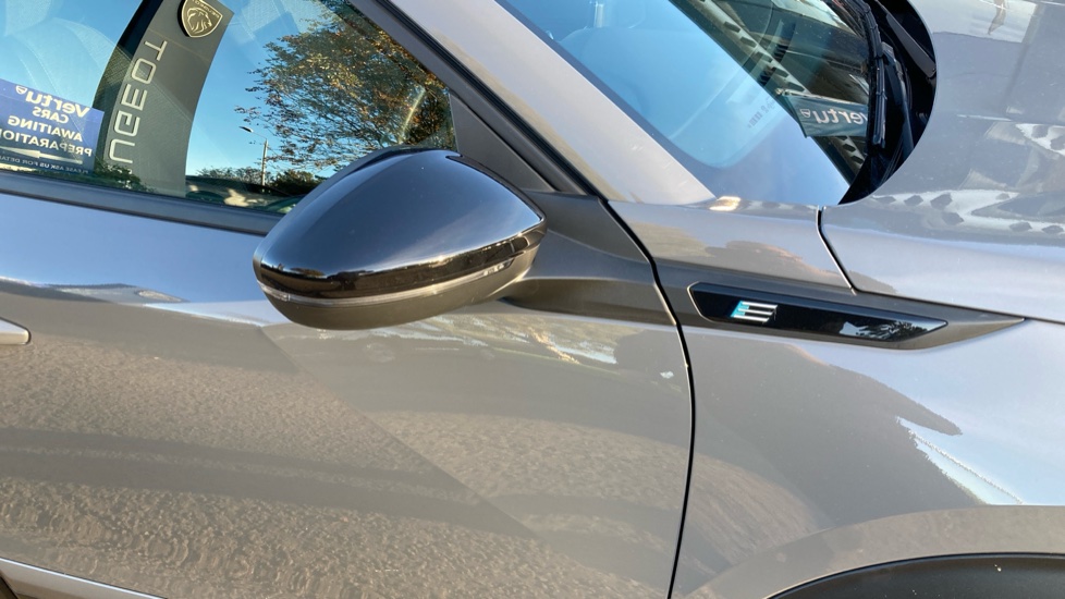Peugeot 2008 100kW Allure 50kWh 5dr Auto Electric Estate - Image 39