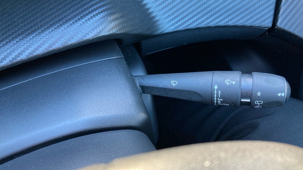 Peugeot 2008 100kW Allure 50kWh 5dr Auto Electric Estate - Image 44