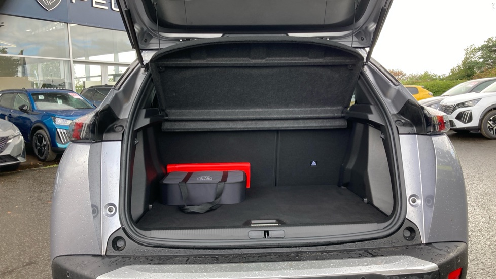 Peugeot 2008 100kW GT 50kWh 5dr Auto Electric Estate - Image 4