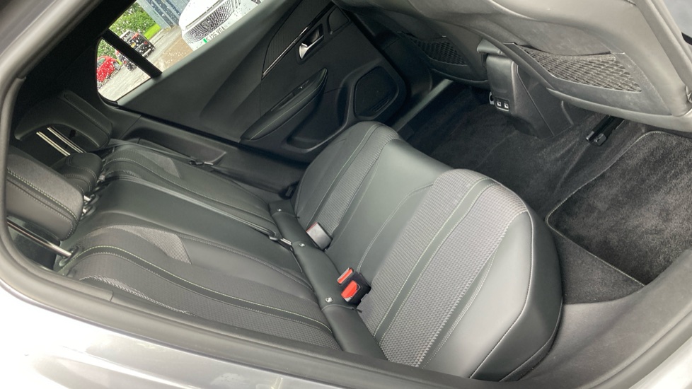 Peugeot 2008 100kW GT 50kWh 5dr Auto Electric Estate - Image 16