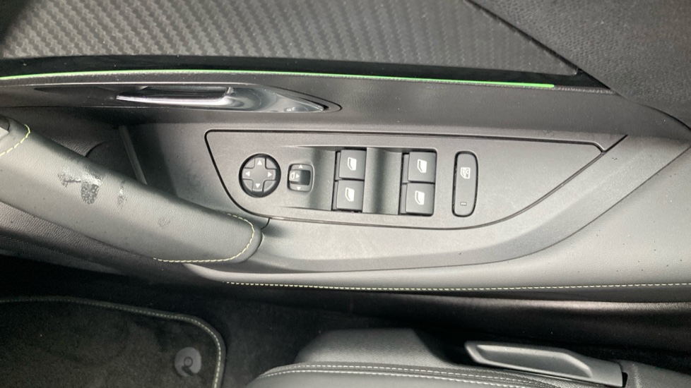 Peugeot 2008 100kW GT 50kWh 5dr Auto Electric Estate - Image 25