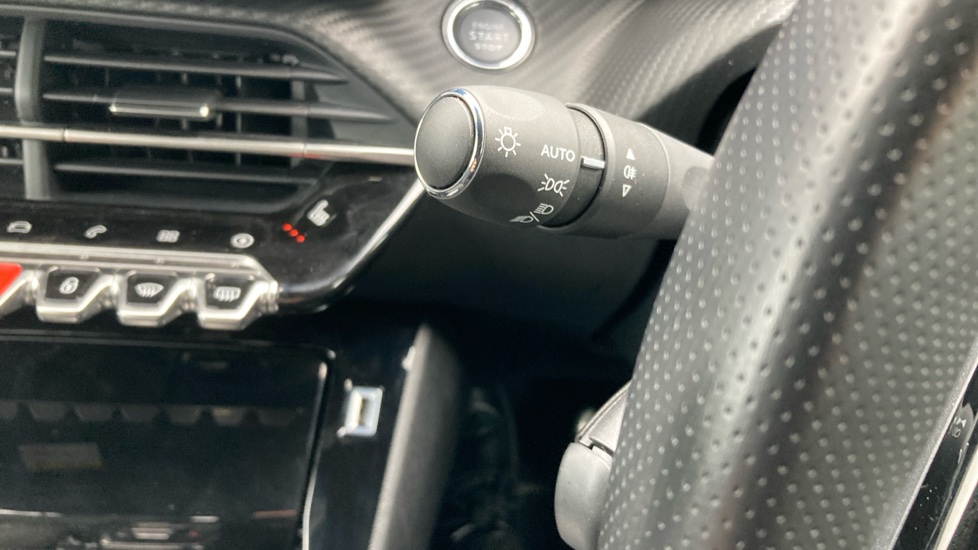 Peugeot 2008 100kW GT 50kWh 5dr Auto Electric Estate - Image 31