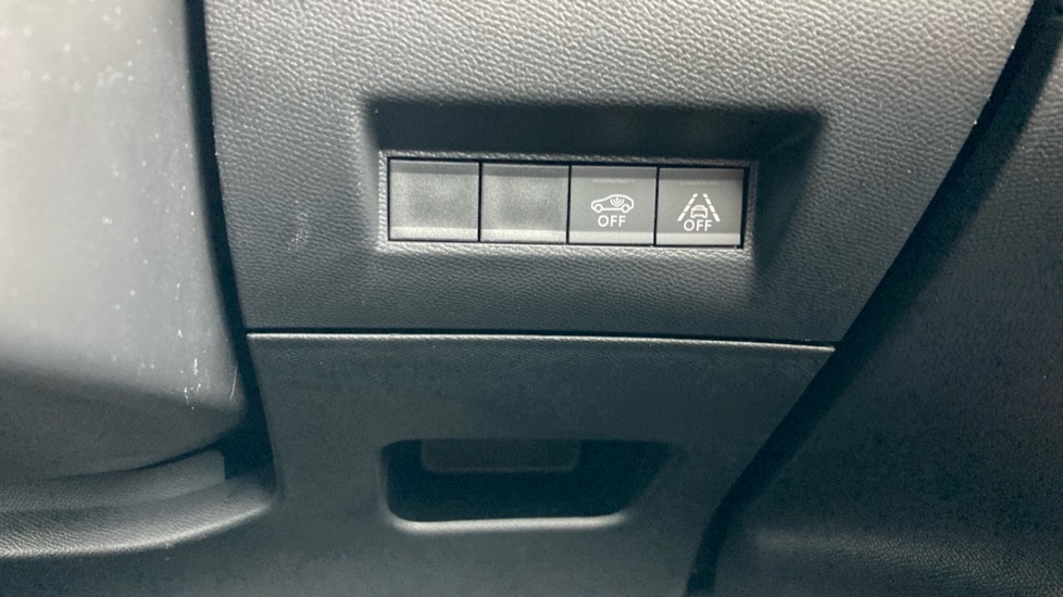 Peugeot 2008 100kW GT 50kWh 5dr Auto Electric Estate - Image 33