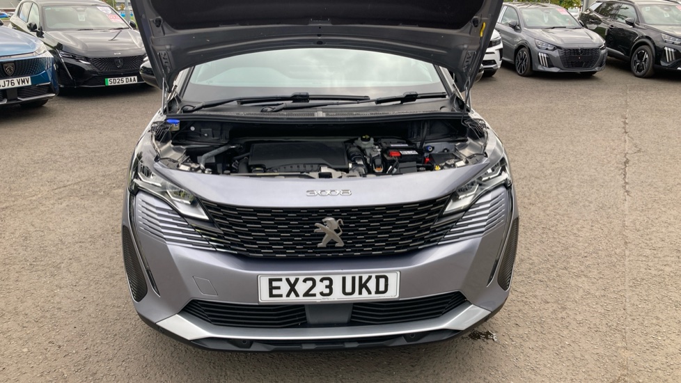 Peugeot 3008 1.2 PureTech Allure Premium+ 5dr EAT8 Petrol Estate - Image 8