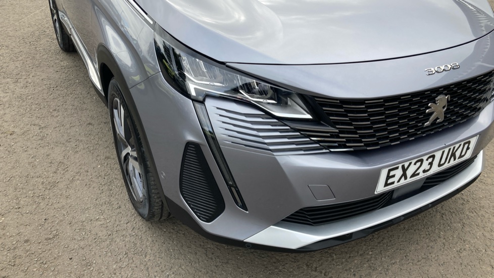 Peugeot 3008 1.2 PureTech Allure Premium+ 5dr EAT8 Petrol Estate - Image 25