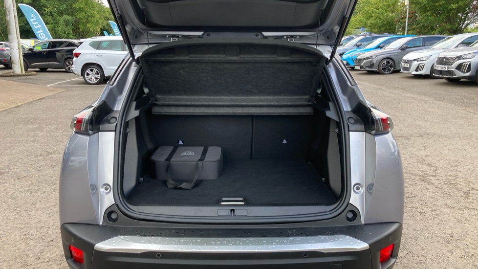 Peugeot 2008 100kW GT 50kWh 5dr Auto Electric Estate - Image 4
