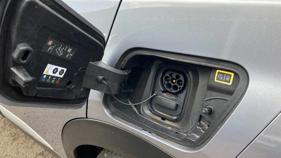 Peugeot 2008 100kW GT 50kWh 5dr Auto Electric Estate - Image 27