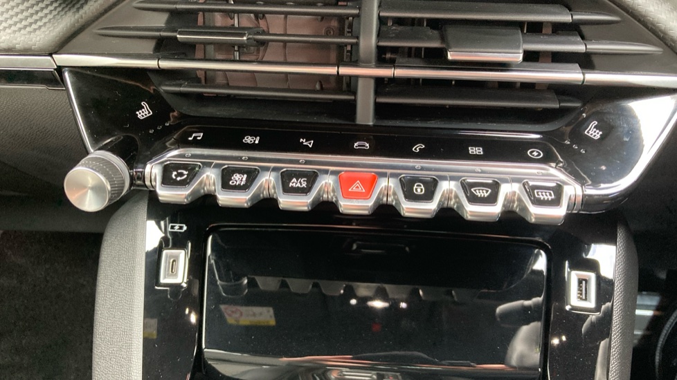 Peugeot 2008 100kW GT 50kWh 5dr Auto Electric Estate - Image 36