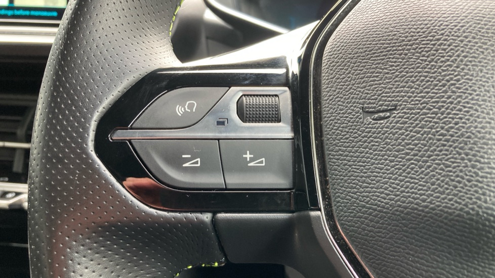 Peugeot 2008 100kW GT 50kWh 5dr Auto Electric Estate - Image 39