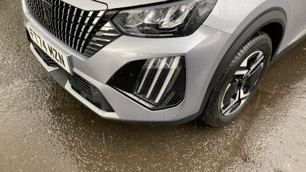 Peugeot 2008 1.2 PureTech 130 Allure 5dr EAT8 Petrol Estate - Image 32