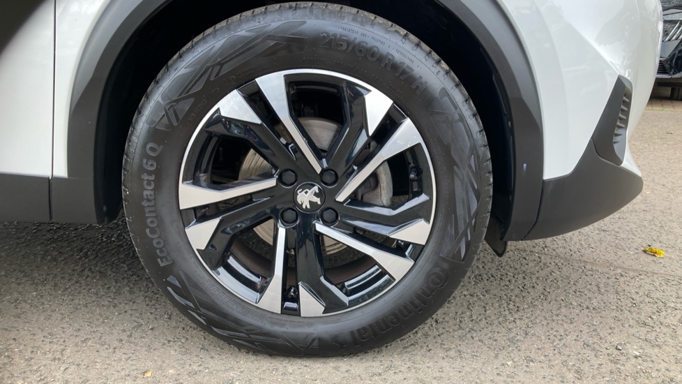Peugeot 2008 1.2 PureTech Allure Premium+ 5dr Petrol Estate - Image 21