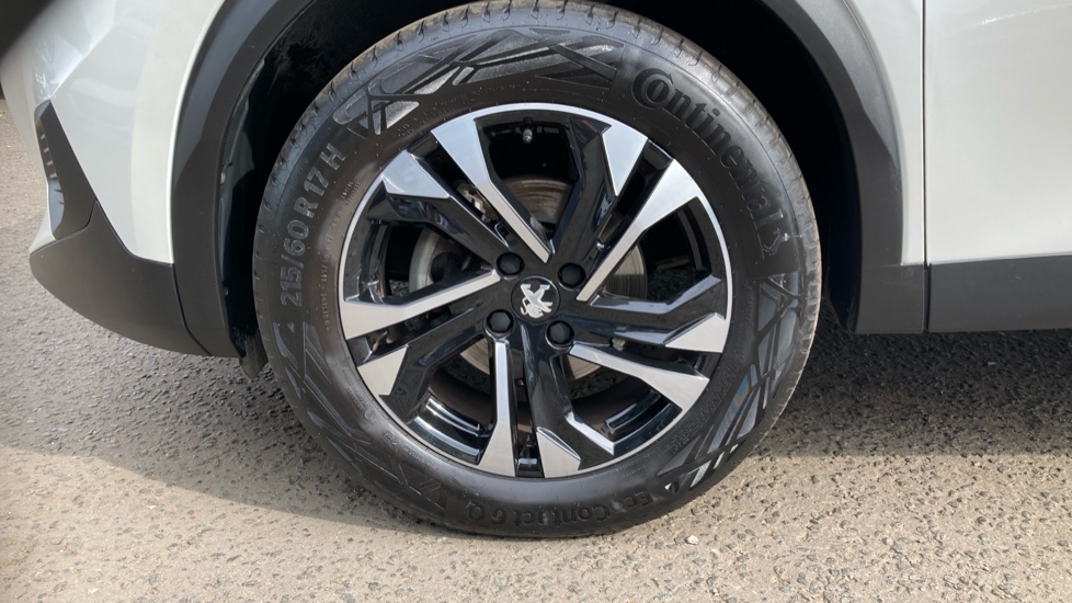 Peugeot 2008 1.2 PureTech Allure Premium+ 5dr Petrol Estate - Image 24