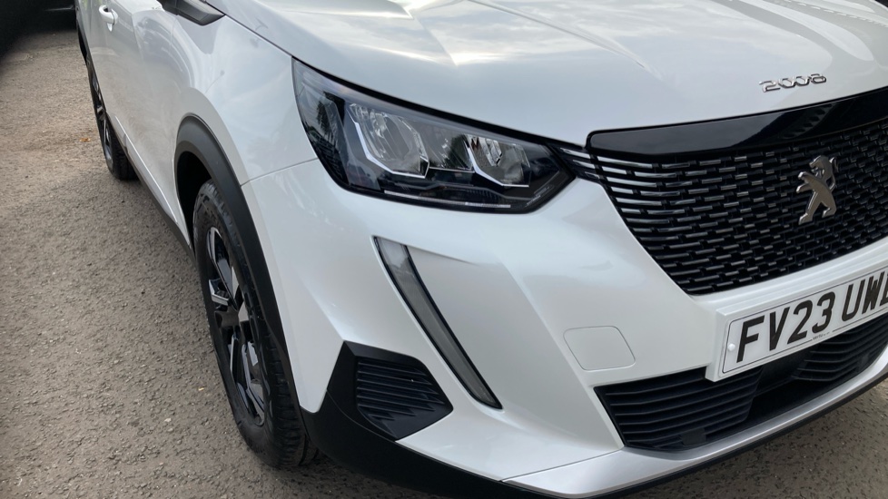 Peugeot 2008 1.2 PureTech Allure Premium+ 5dr Petrol Estate - Image 27