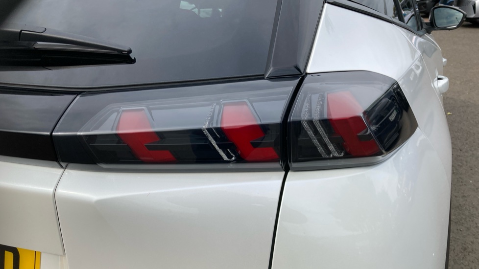 Peugeot 2008 1.2 PureTech Allure Premium+ 5dr Petrol Estate - Image 31
