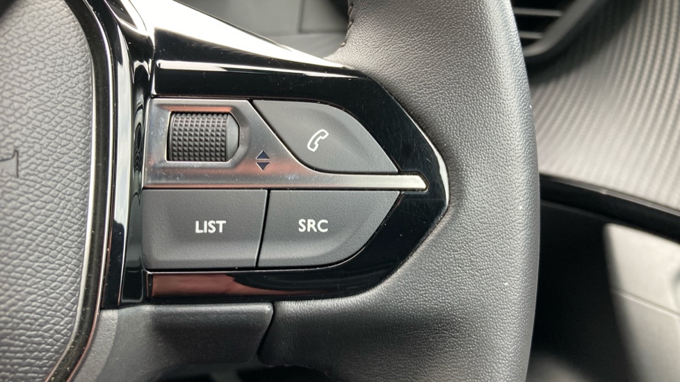 Peugeot 2008 1.2 PureTech Allure Premium+ 5dr Petrol Estate - Image 38