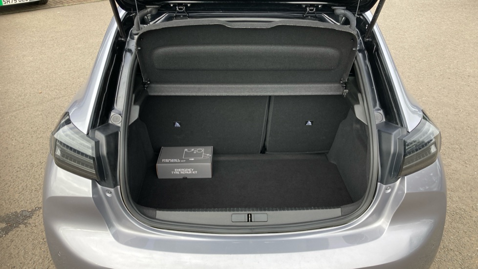 Peugeot 208 1.2 PureTech 100 GT 5dr Petrol Hatchback - Image 4