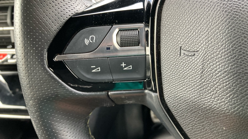Peugeot 208 1.2 PureTech 100 GT 5dr Petrol Hatchback - Image 27
