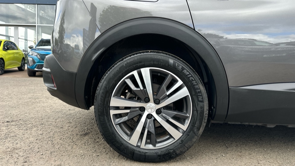 Peugeot 3008 1.6 Hybrid 180 Active 5dr e-EAT8 Estate - Image 7