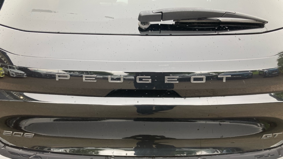 Peugeot 208 1.2 PureTech 100 GT 5dr Petrol Hatchback - Image 32
