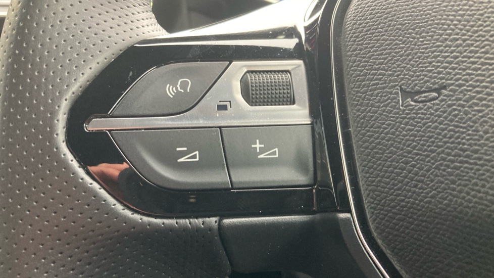 Peugeot 208 1.2 PureTech 100 GT 5dr Petrol Hatchback - Image 45