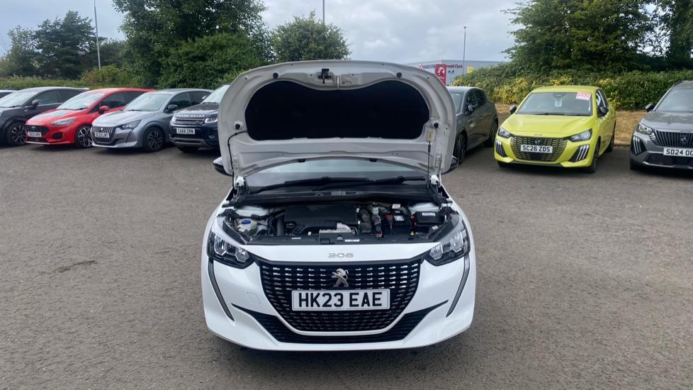 Peugeot 208 1.2 PureTech 100 Allure Premium + 5dr EAT8 Petrol Hatchback - Image 8