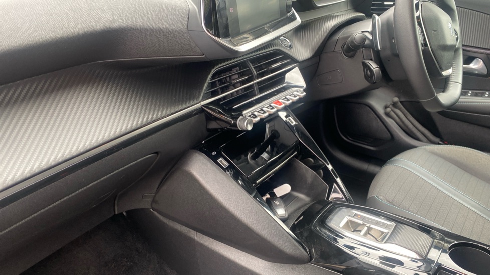 Peugeot 208 1.2 PureTech 100 Allure Premium + 5dr EAT8 Petrol Hatchback - Image 13