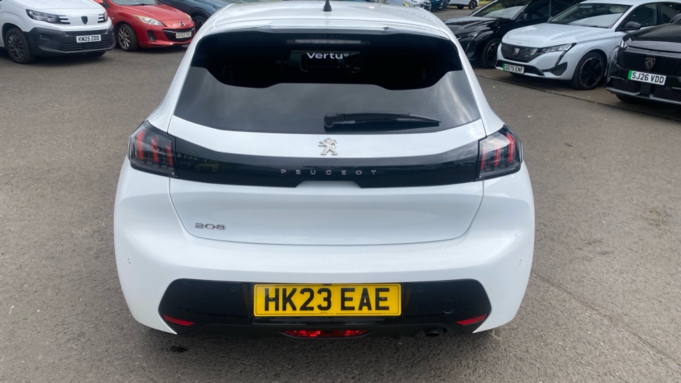 Peugeot 208 1.2 PureTech 100 Allure Premium + 5dr EAT8 Petrol Hatchback - Image 26