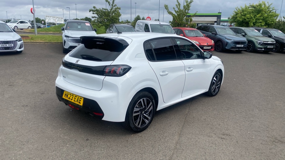 Peugeot 208 1.2 PureTech 100 Allure Premium + 5dr EAT8 Petrol Hatchback - Image 27