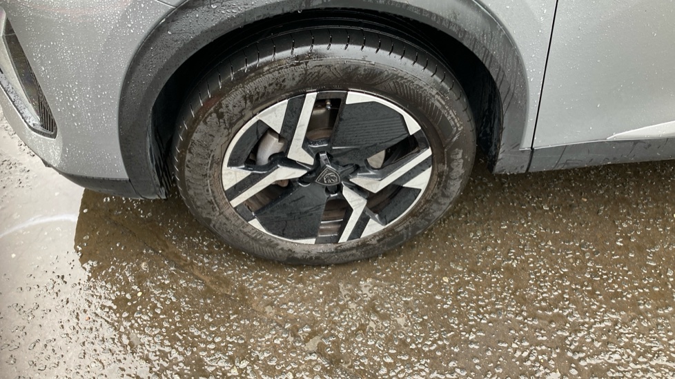 Peugeot 2008 1.2 PureTech 130 Allure 5dr Petrol Estate - Image 22