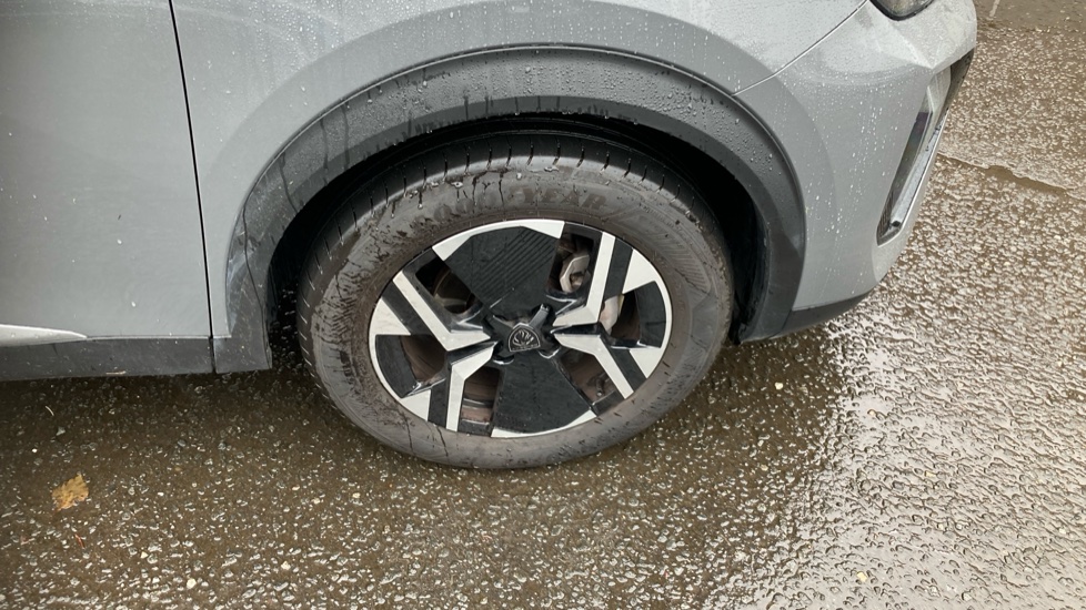 Peugeot 2008 1.2 PureTech 130 Allure 5dr Petrol Estate - Image 25