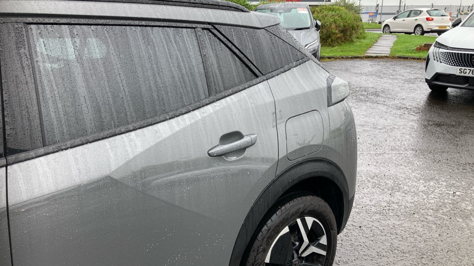 Peugeot 2008 1.2 PureTech 130 Allure 5dr Petrol Estate - Image 34