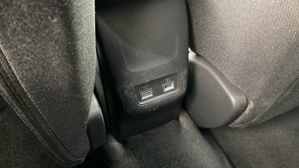 Peugeot 2008 1.2 PureTech 130 Allure 5dr Petrol Estate - Image 39